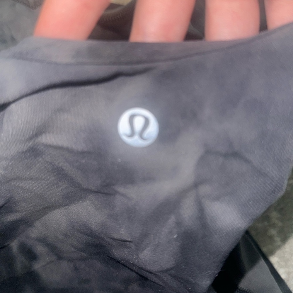 Lululemon v-neck cropped align tee - Picture 3 of 4